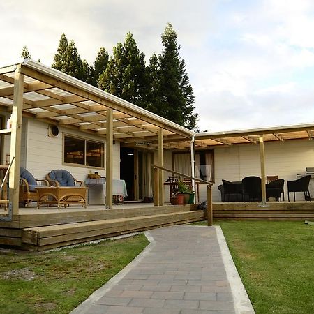 Tony'S Lodge Turangi Exterior foto