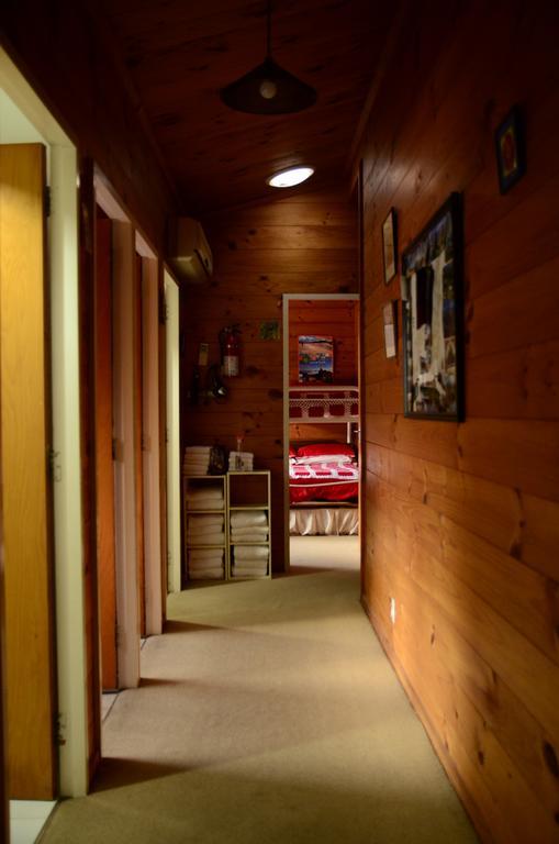 Tony'S Lodge Turangi Exterior foto
