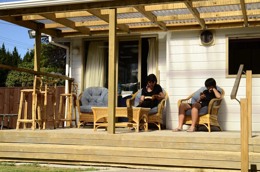 Tony'S Lodge Turangi Exterior foto